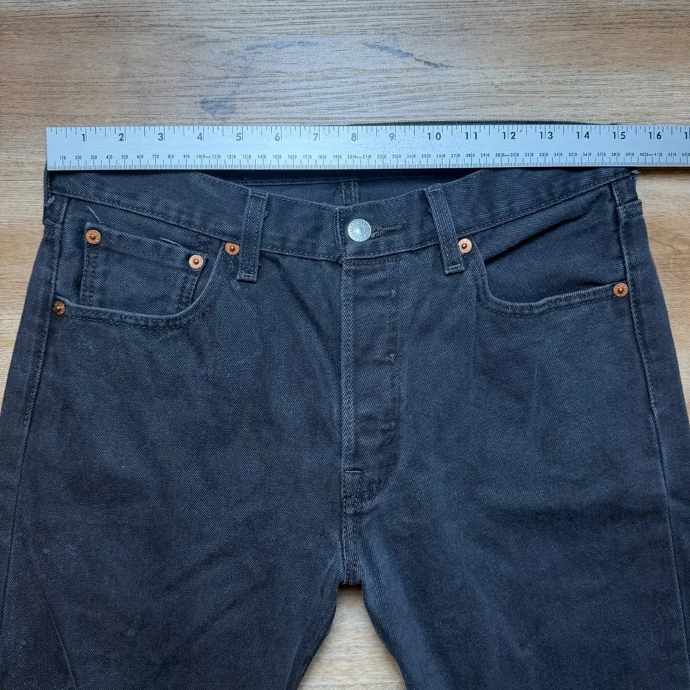 Levi's 501 Original Fit Jeans Mens 30x32 Black Button Fly Straight Leg Denim